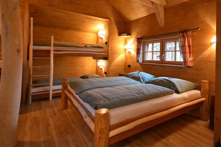 Room 3 of 52