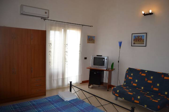 Room 5 of 60