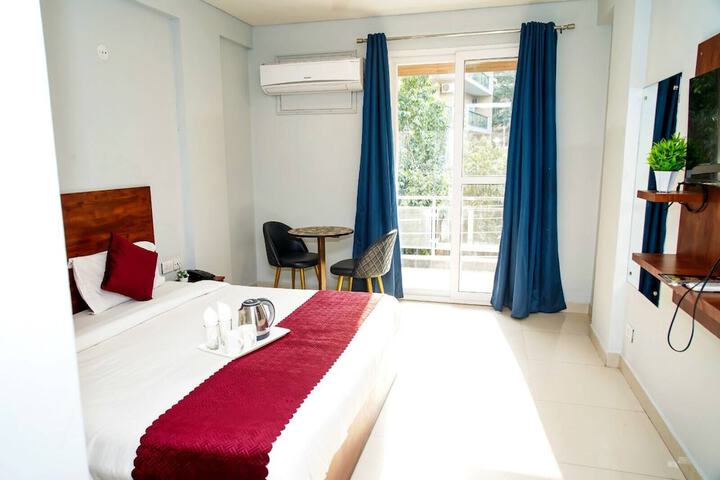 Room 5 of 23