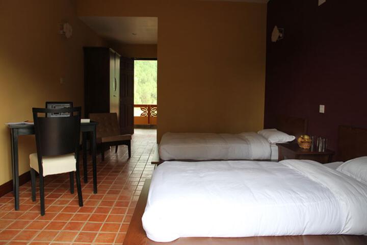Room 4 of 5