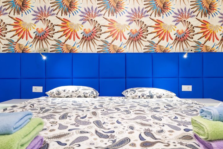 Room 8 of 82