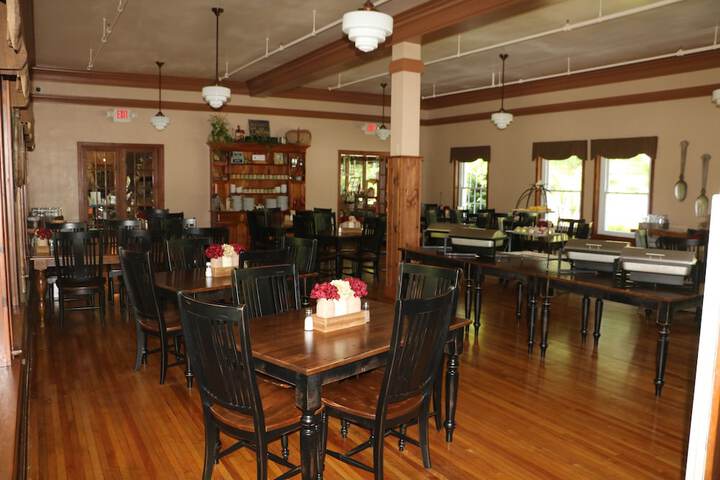 Breakfast/Coffee Service 216 of 243