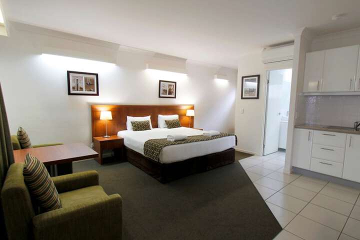 Room 4 of 38