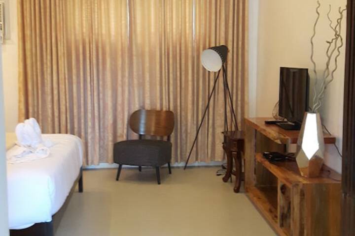Room 4 of 20
