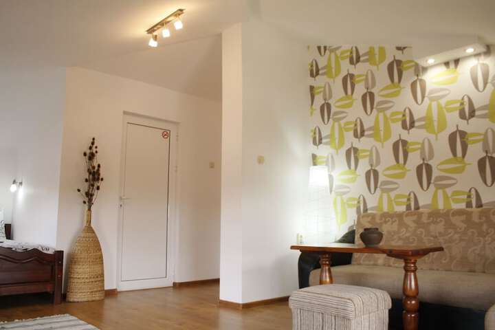 Room 15 of 40