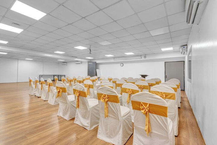 Ballroom/Hall 22 of 27