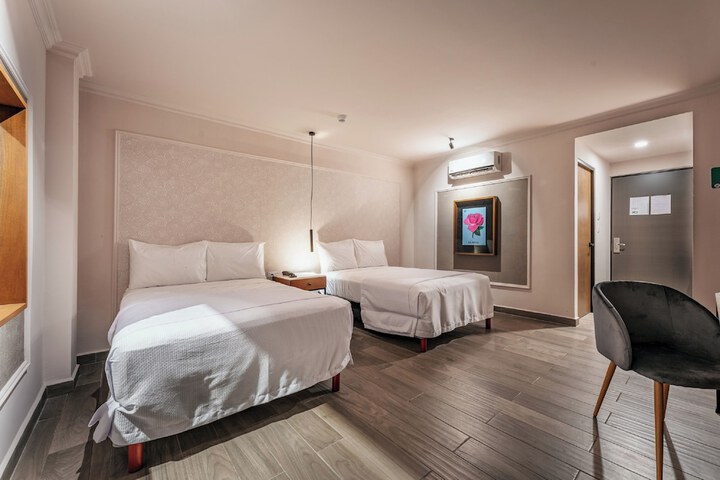 Room 33 of 70