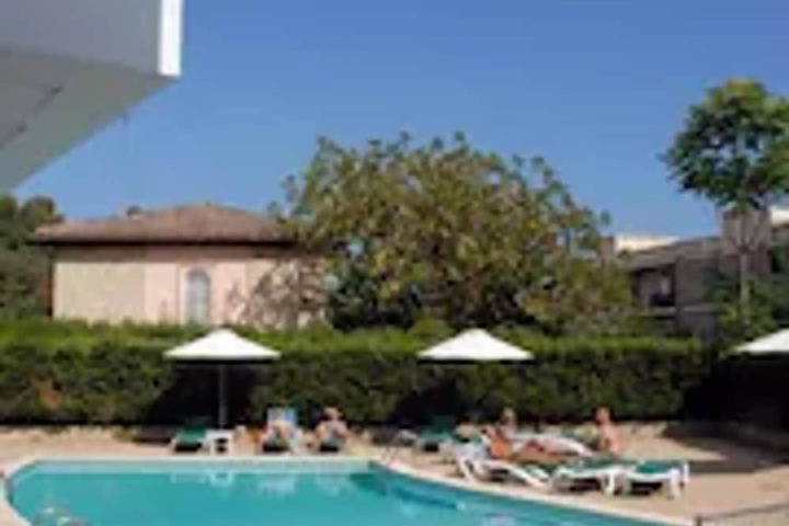 Hotel with Pool