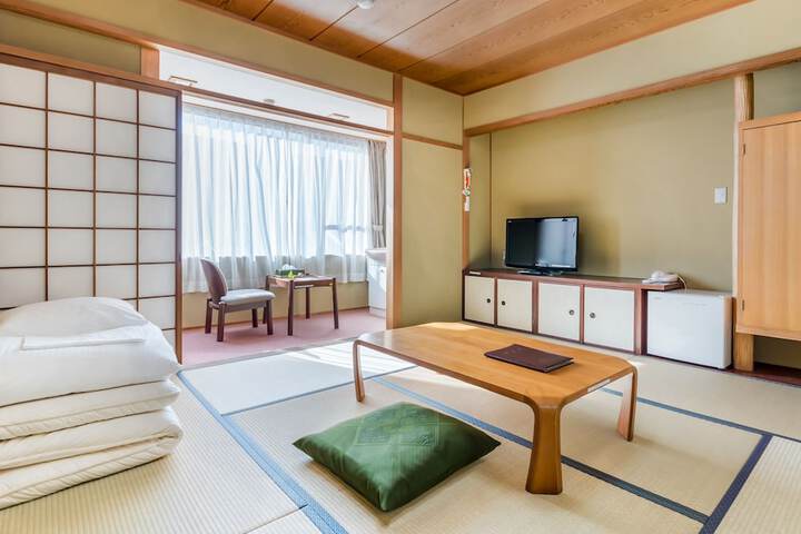 Room 9 of 86