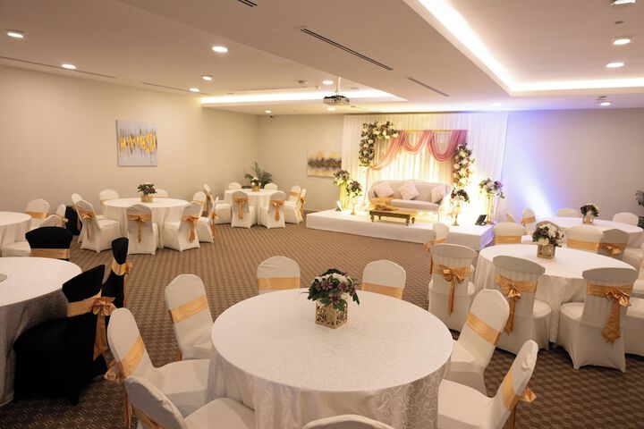 Ballroom/Hall 55 of 69