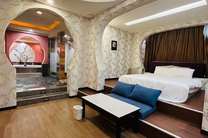 Room 21 of 51