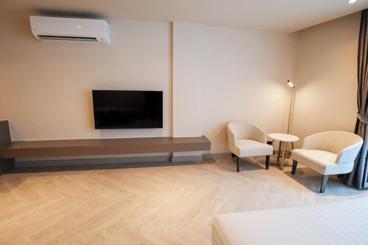 Room 51 of 103