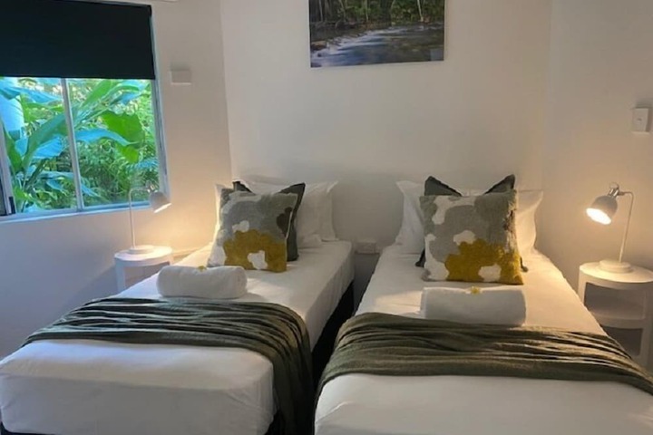 Room 7 of 65