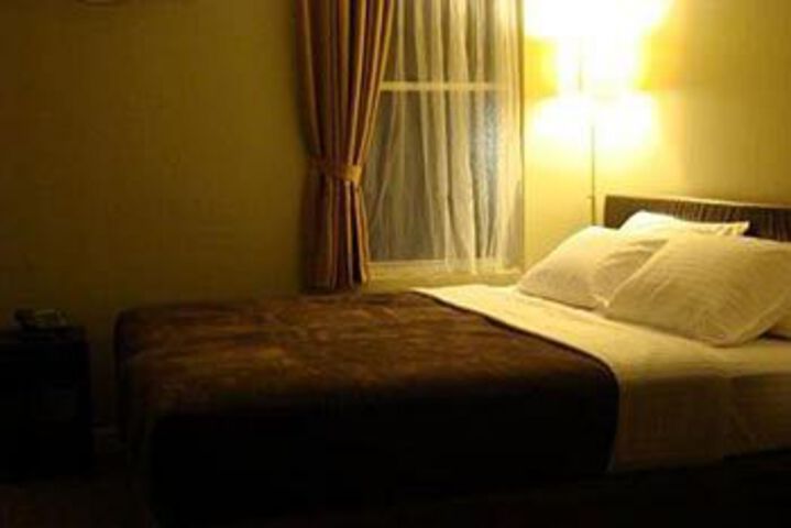 Room 3 of 9