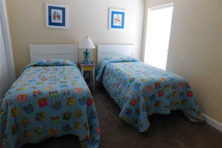 Room 11 of 34