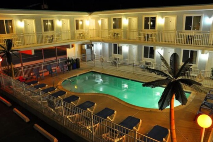 Pool 32 of 38