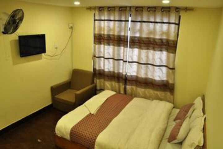 Room 34 of 60