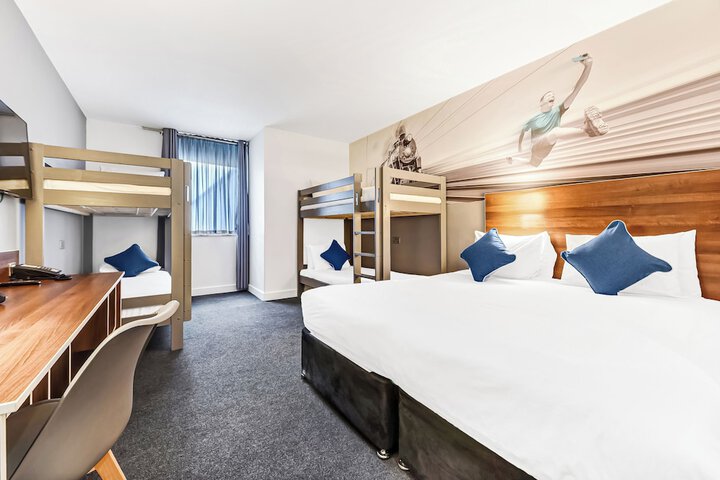 Room 30 of 42