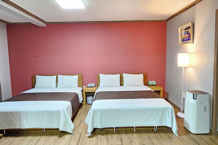 Room 10 of 41