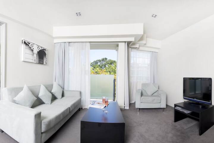 Room 4 of 30