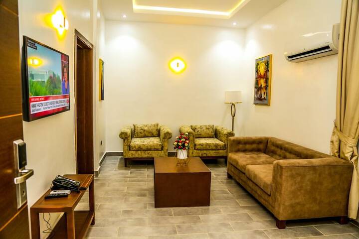 Room 9 of 19