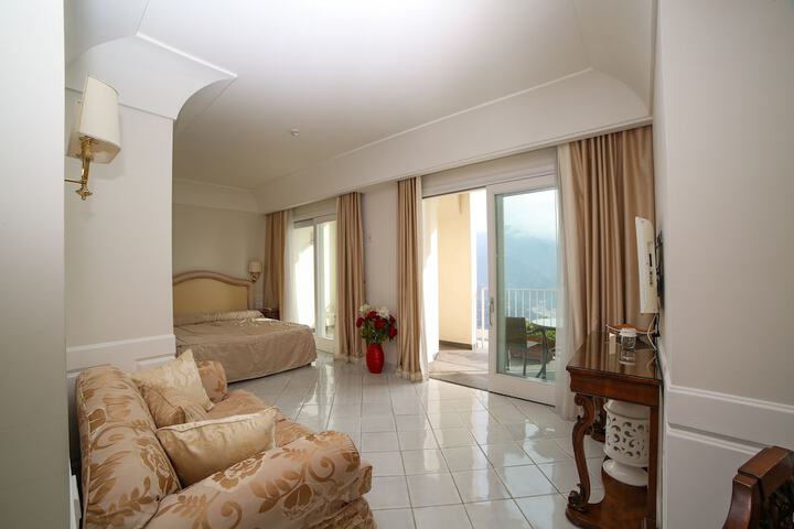 Room 10 of 52