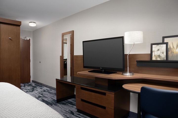 Room 14 of 33