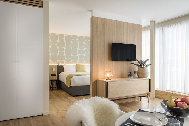 Room 7 of 60