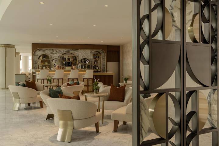 Lounge 185 of 231