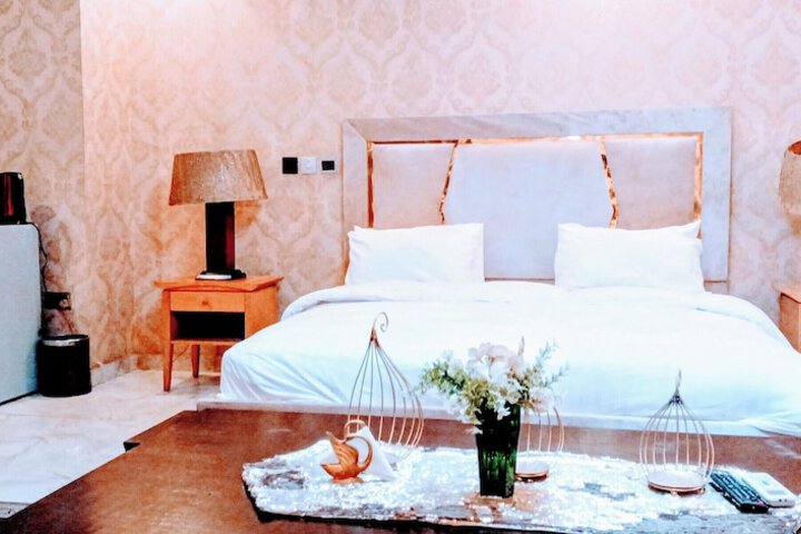 Hotel 27 of 29