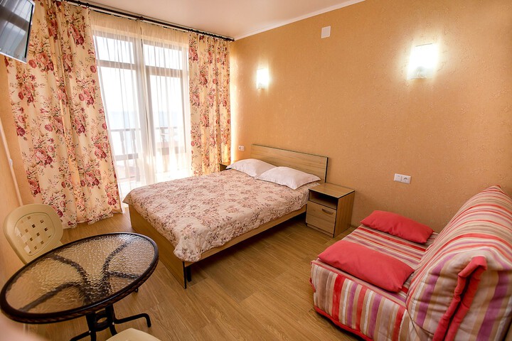 Room 13 of 95