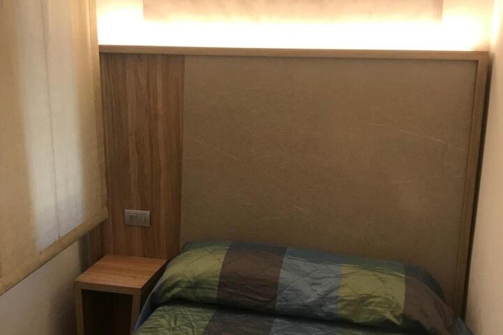 Room 18 of 36