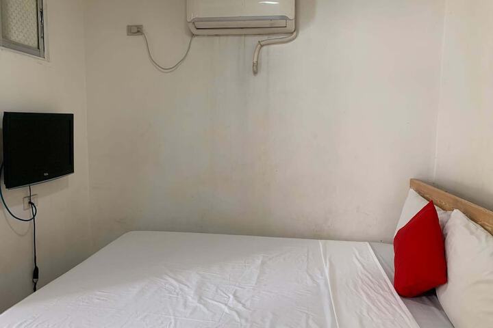 Room 12 of 37