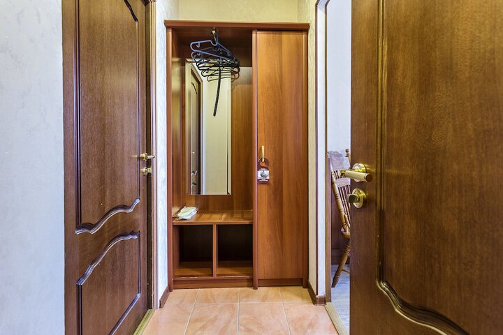 Room 18 of 48