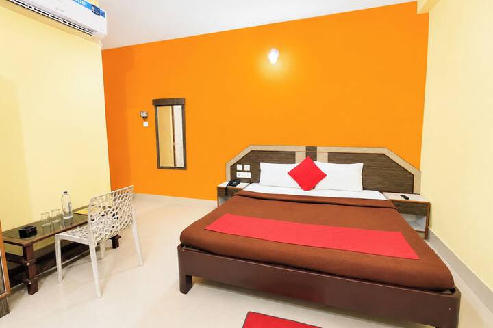 Room 5 of 15