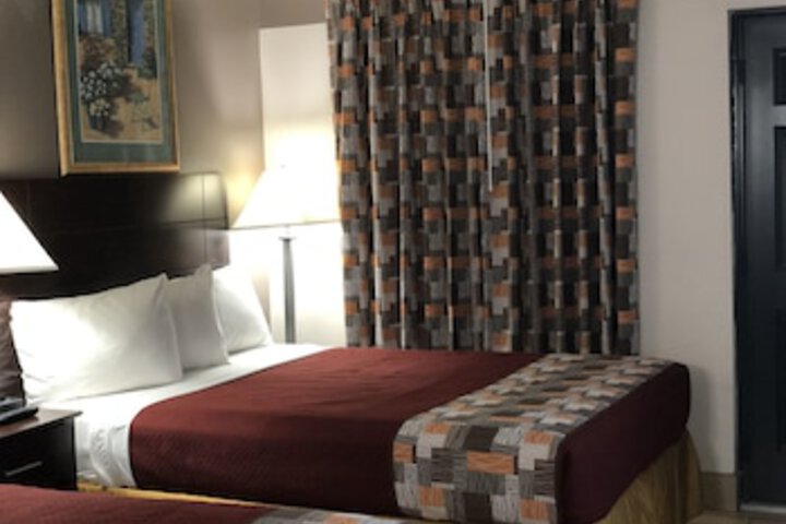 Room 13 of 114
