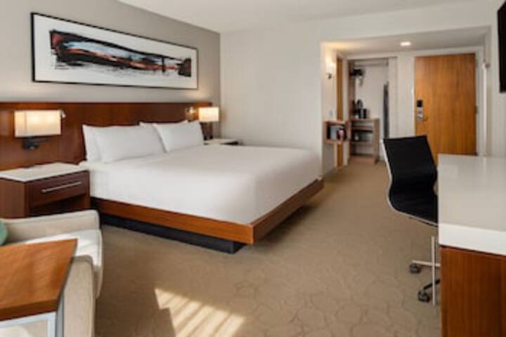 Room 34 of 177