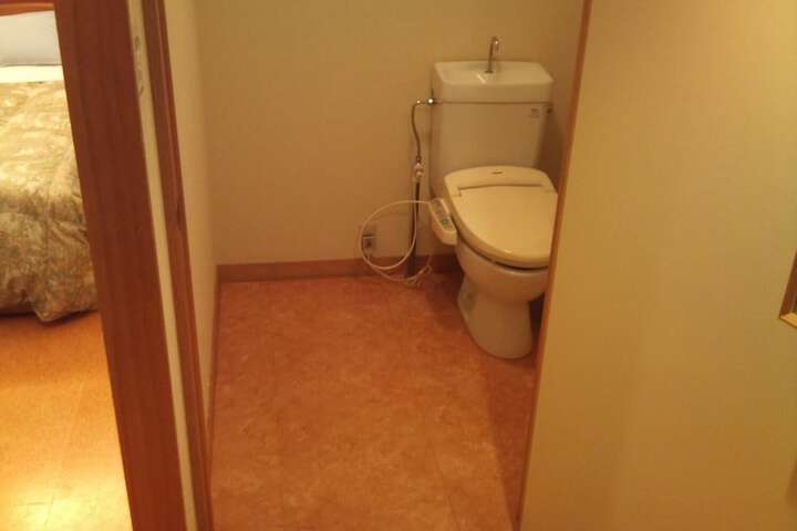 Room 11 of 23
