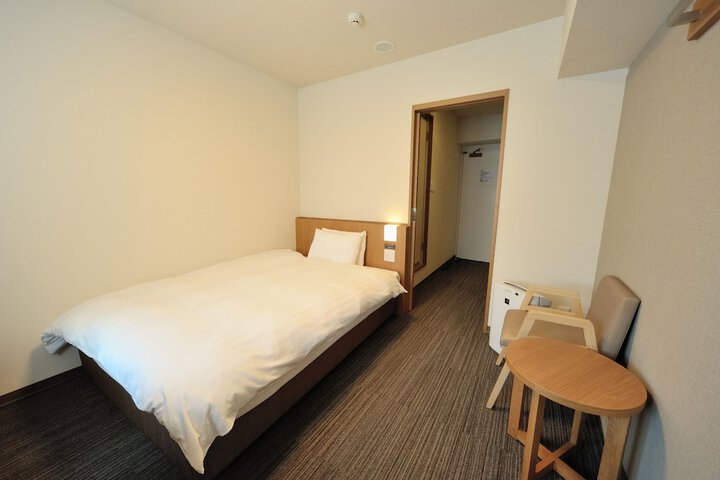 Room 10 of 64