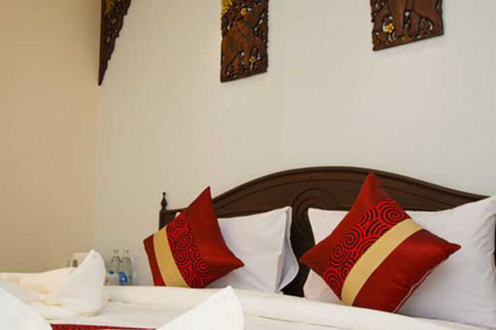 Room 16 of 32