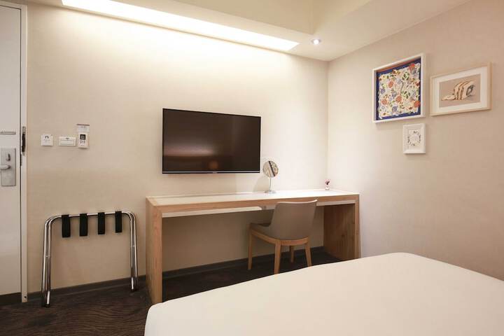 Room 22 of 145