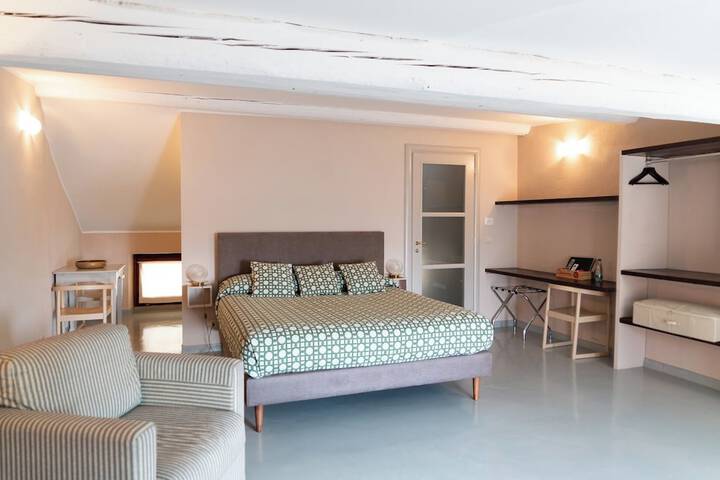 Room 34 of 83