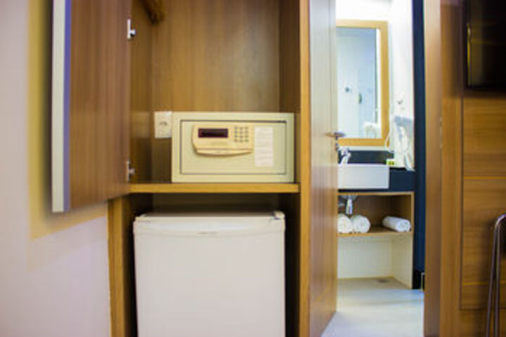 Room 26 of 32