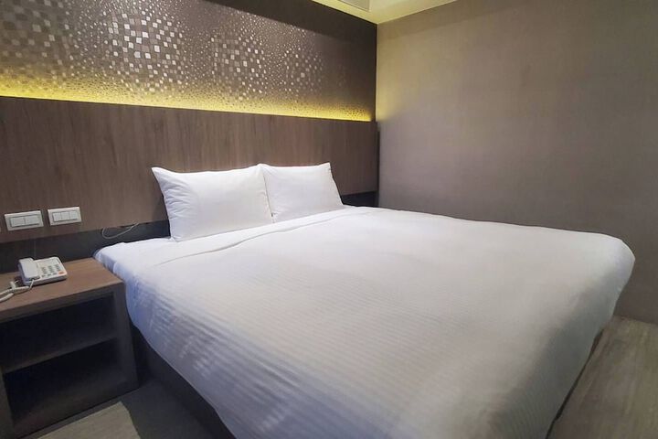 Room 53 of 95