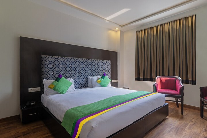 Room 15 of 30