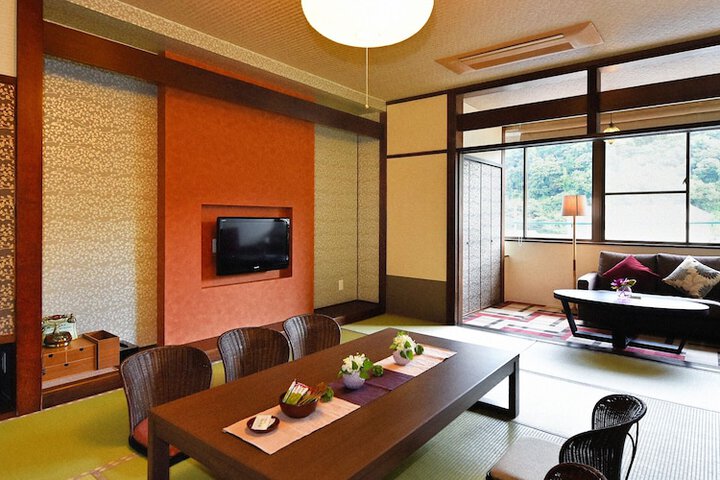 Room 14 of 66
