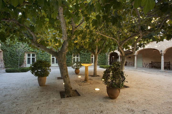 Hotel Exterior 44 of 55