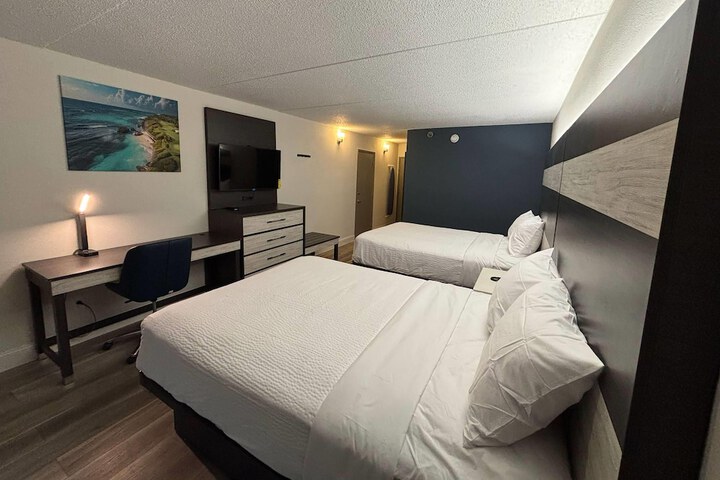 Room 11 of 27