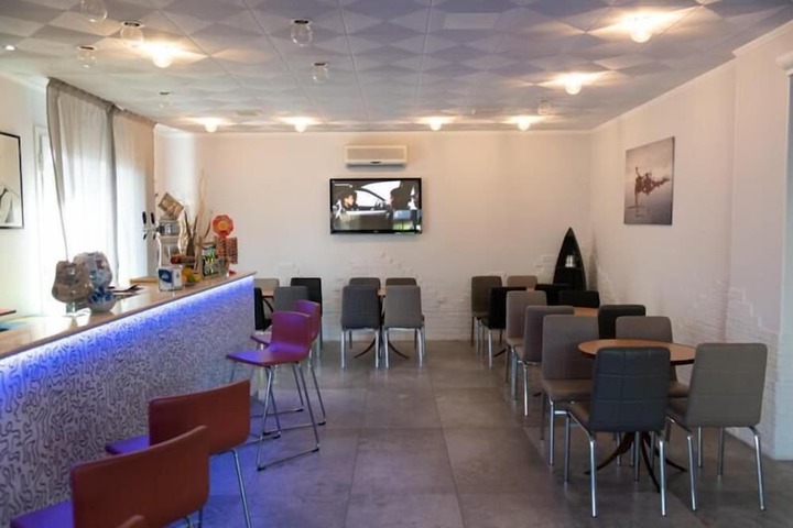Lounge 57 of 66