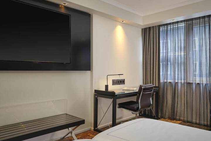 Room 34 of 77